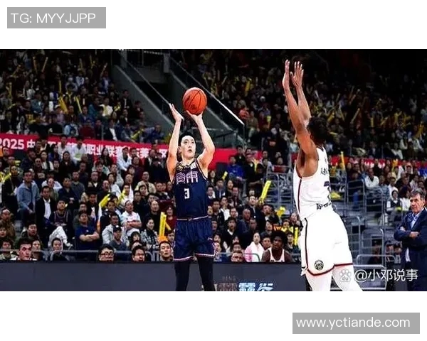 上海篮球队个人能力引发热议球迷对球员表现的看法各异 上海篮球队个人能力引发热议球迷对球员表现的看法各异