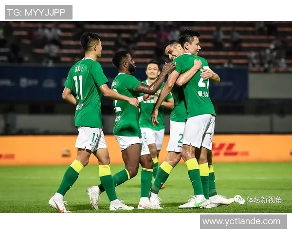 南京足球队以64分领跑挑战赛积分榜展现强劲实力 南京足球队以64分领跑挑战赛积分榜展现强劲实力