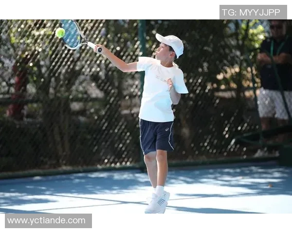 西安网球队的灵活性揭秘：如何在赛场上展现卓越技巧与团队协作