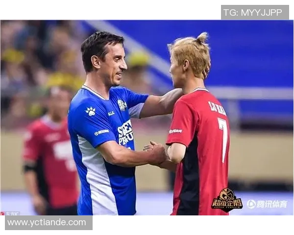 足球明星的奇幻冒险:在绿茵场上的幽默与激情漫画故事