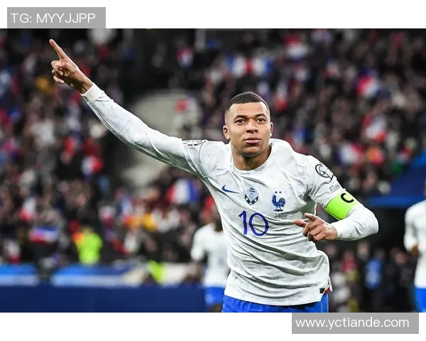 足球明星简介简述他们的成就与影响力在全球足球界的重要性 足球明星简介简述他们的成就与影响力在全球足球界的重要性