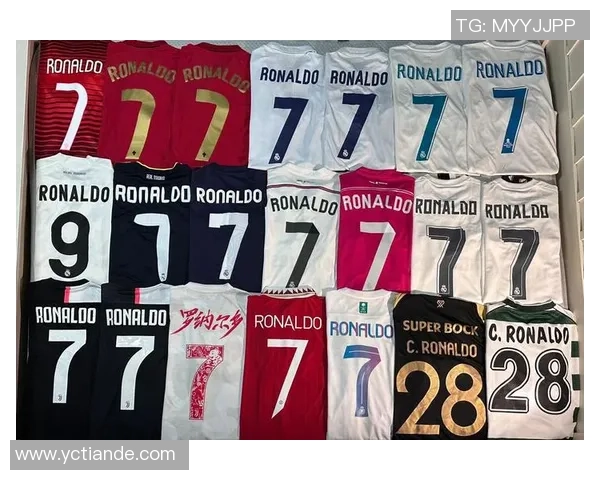 退役足球明星的辉煌岁月与传奇人生回顾 退役足球明星的辉煌岁月与传奇人生回顾